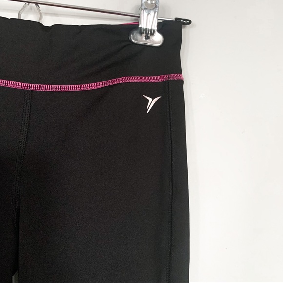 Old Navy • Active Capri Leggings - Picture 3 of 5